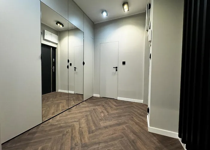 Apartamento Central, Modern & Chic Gem, Near Park! 10min To Old Town, Trumski *