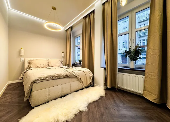 Central, Modern & Chic Gem, Near Park! 10min To Old Town, Trumski