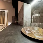 Central, Modern & Chic Gem, Near Park! 10min To Old Town, Trumski Apartamento Breslavia