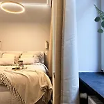 Central, Modern & Chic Gem, Near Park! 10min To Old Town, Trumski *