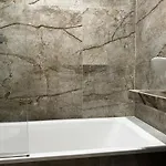 Central, Modern & Chic Gem, Near Park! 10min To Old Town, Trumski * Breslavia