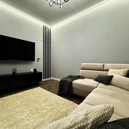 Central, Modern & Chic Gem, Near Park! 10min To Old Town, Trumski Apartmán *