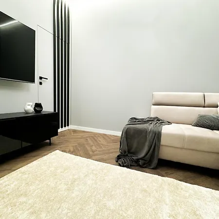 Central, Modern & Chic Gem, Near Park! 10min To Old Town, Trumski Apartmán *