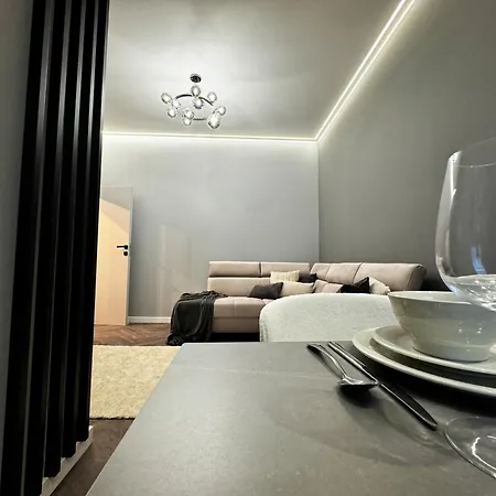 Central, Modern & Chic Gem, Near Park! 10min To Old Town, Trumski Appartamento *