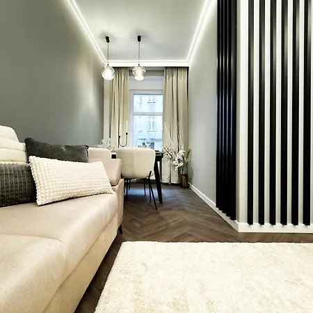 Central, Modern & Chic Gem, Near Park! 10min To Old Town, Trumski Apartamento *
