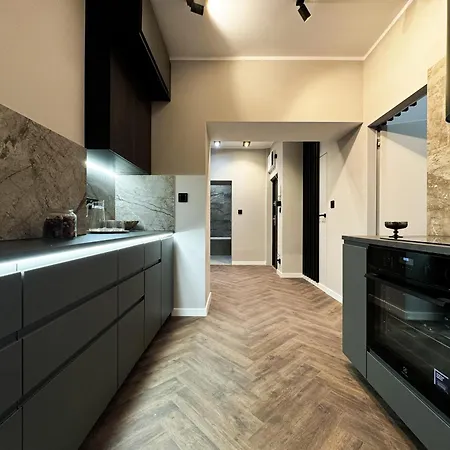Central, Modern & Chic Gem, Near Park! 10min To Old Town, Trumski * Breslavia