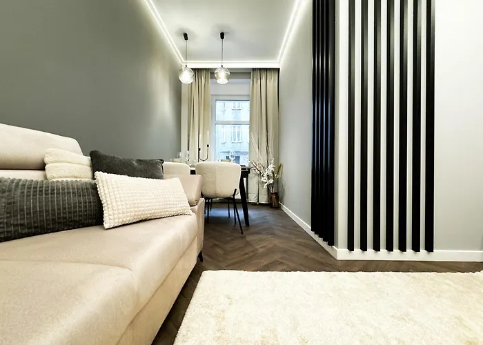 Central, Modern & Chic Gem, Near Park! 10min To Old Town, Trumski Apartmán *