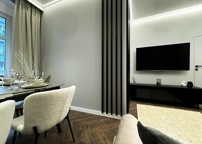 Apartmán Central, Modern & Chic Gem, Near Park! 10min To Old Town, Trumski *