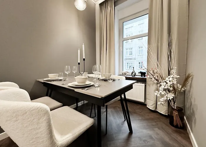 Apartmán Central, Modern & Chic Gem, Near Park! 10min To Old Town, Trumski Vratislav